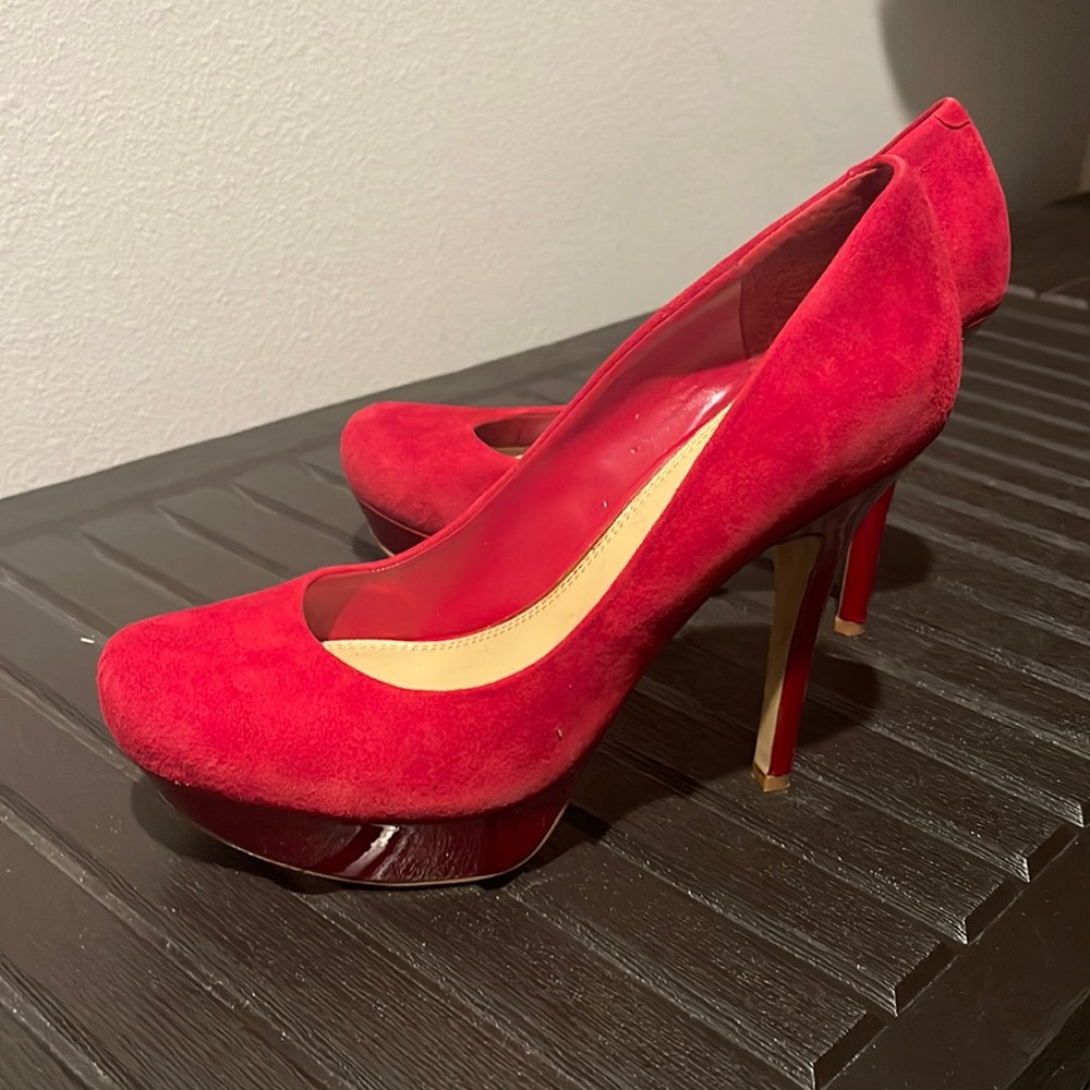 Red pump- suede